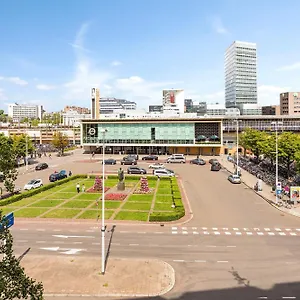 https://apt-spectacular-70m2-penthouse-with-terrace.utrechthotels.net